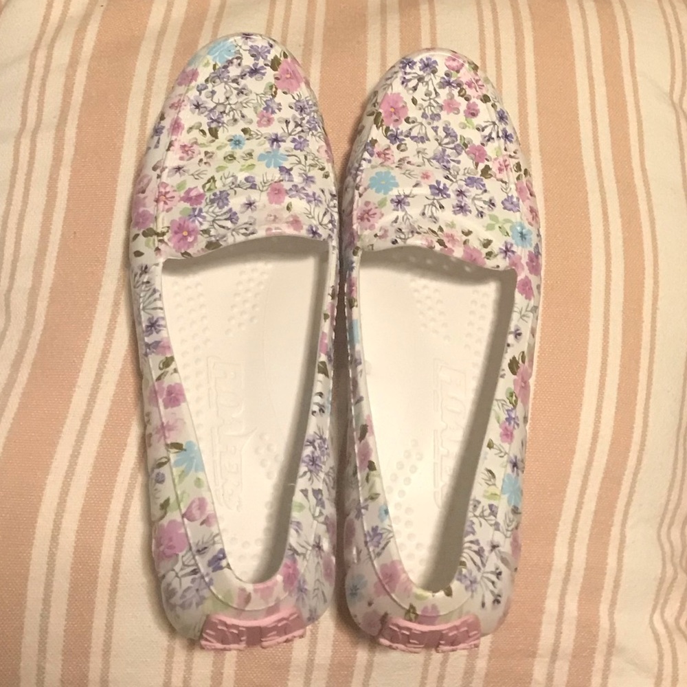 Shoes Shoes